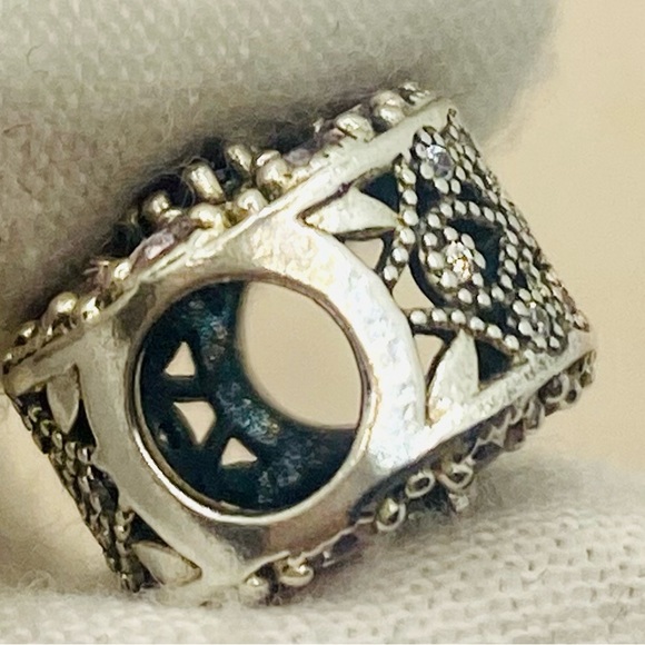 EUC Pandora 791974NPRMX Sterling Silver Shimmering Medallion Abstract Charm - Picture 9 of 10